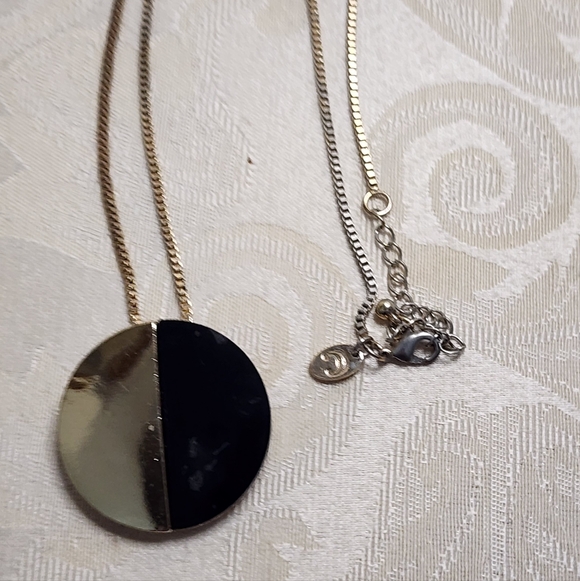 VINTAGE CHARMING CHARLIE MODERN GEOMETRIC BLACK GOLD STATEMENT PENDANT NECKLACE - Picture 6 of 6